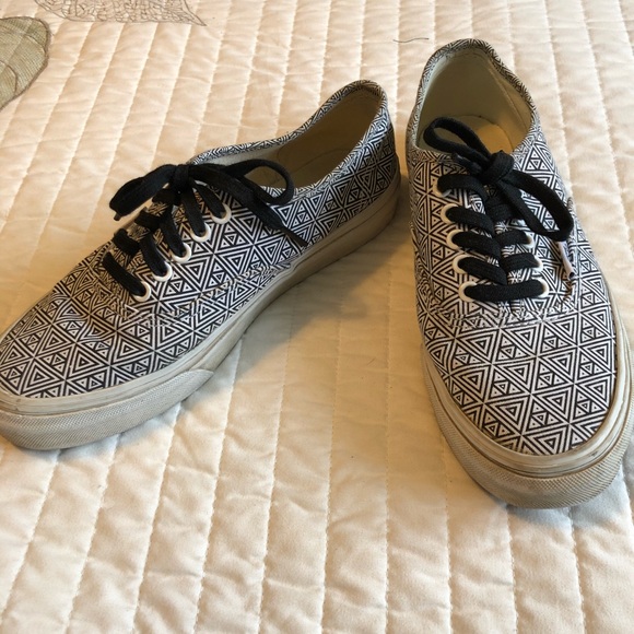 Vans - Picture 3 of 3